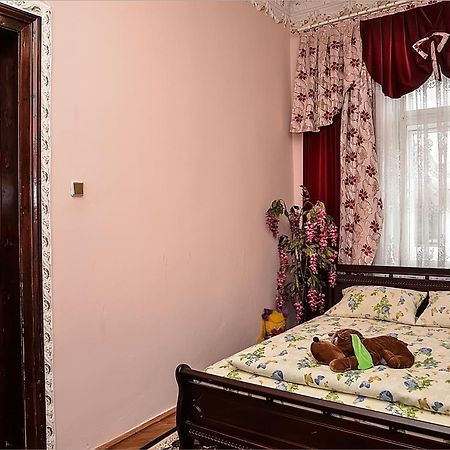Vip-Apartments Angel Palas 체르니우치 외부 사진