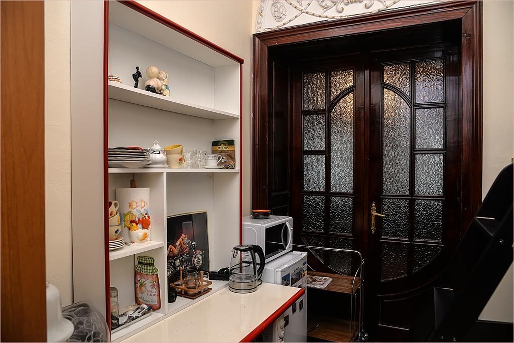 Vip-Apartments Angel Palas 체르니우치 외부 사진
